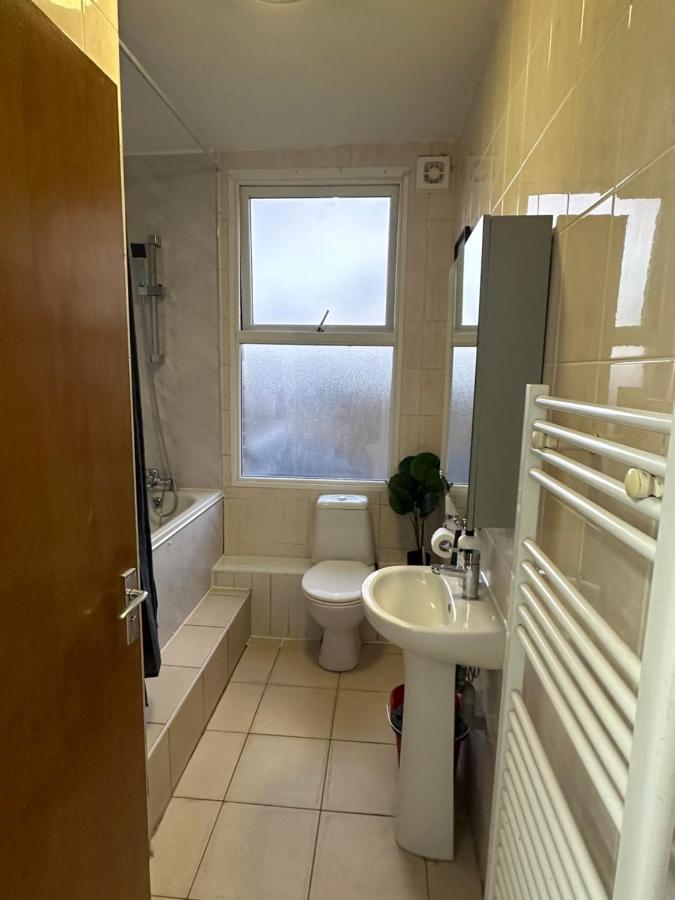 Beautiful Studio Apartment No4 Forest Road London Exteriör bild